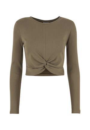Top a maniche lunghe ribbed di colore verde oliva con scollatura rotonda e dettaglio frontale attorcigliato. Il tessuto sembra morbido con un design fitted e cropped.