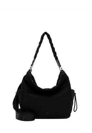 Sac à main en tissu noir avec une poignée tressée, une sangle réglable et un accent logo. Texture douce ; design souple avec une large ouverture.