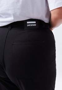 Dr.Denim Plus Kapsáče - black