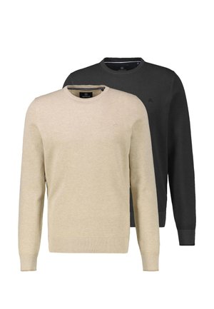 Dwa gładkie swetry z okrągłym dekoltem, jeden beżowy z przodu, drugi czarny z tyłu, oba z subtelną teksturowaną tkaniną i długimi rękawami.