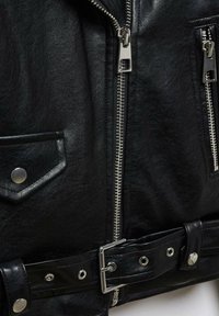 Mango Veste en similicuir - black