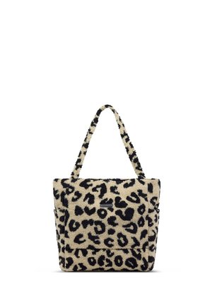 Tote taske med sort og beige leopardprint mønster og tekstureret, blødt stof, med to lange håndtag til skulderbæring.