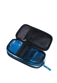 Astuccio con zip di colore blu con dettagli neri. Presenta tasche in rete all'interno e anelli elastici per organizzare gli oggetti. Materiale in tessuto resistente.