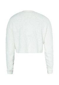 Fehér, rövidített pulóver puha, bolyhos textúrával és hosszú ujjakkal. Kerek nyakkivágással és sima anyagfelülettel rendelkezik.