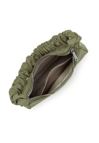 Borsa a mano verde oliva con bordo in tessuto arricciato, chiusura con zip e scomparti interni beige. Dotata di hardware della cerniera in tonalità argento.