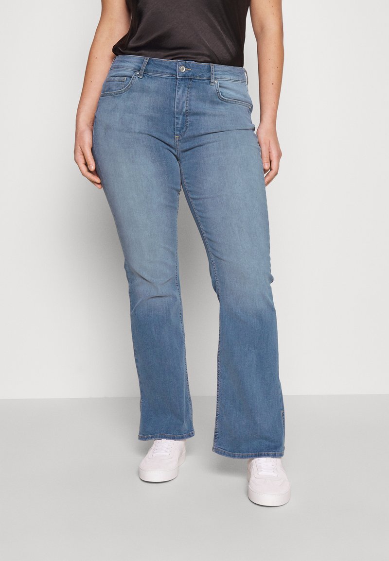 ONLY Carmakoma CARWILLY SLIT Flared Jeans special blue grey denim