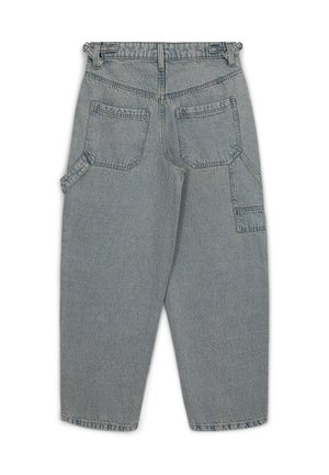 Jeans in denim di un blu chiaro sbiadito con vestibilità rilassata. Presentano due tasche posteriori e una tasca laterale sulla gamba sinistra. Dettaglio con cintura elastica.
