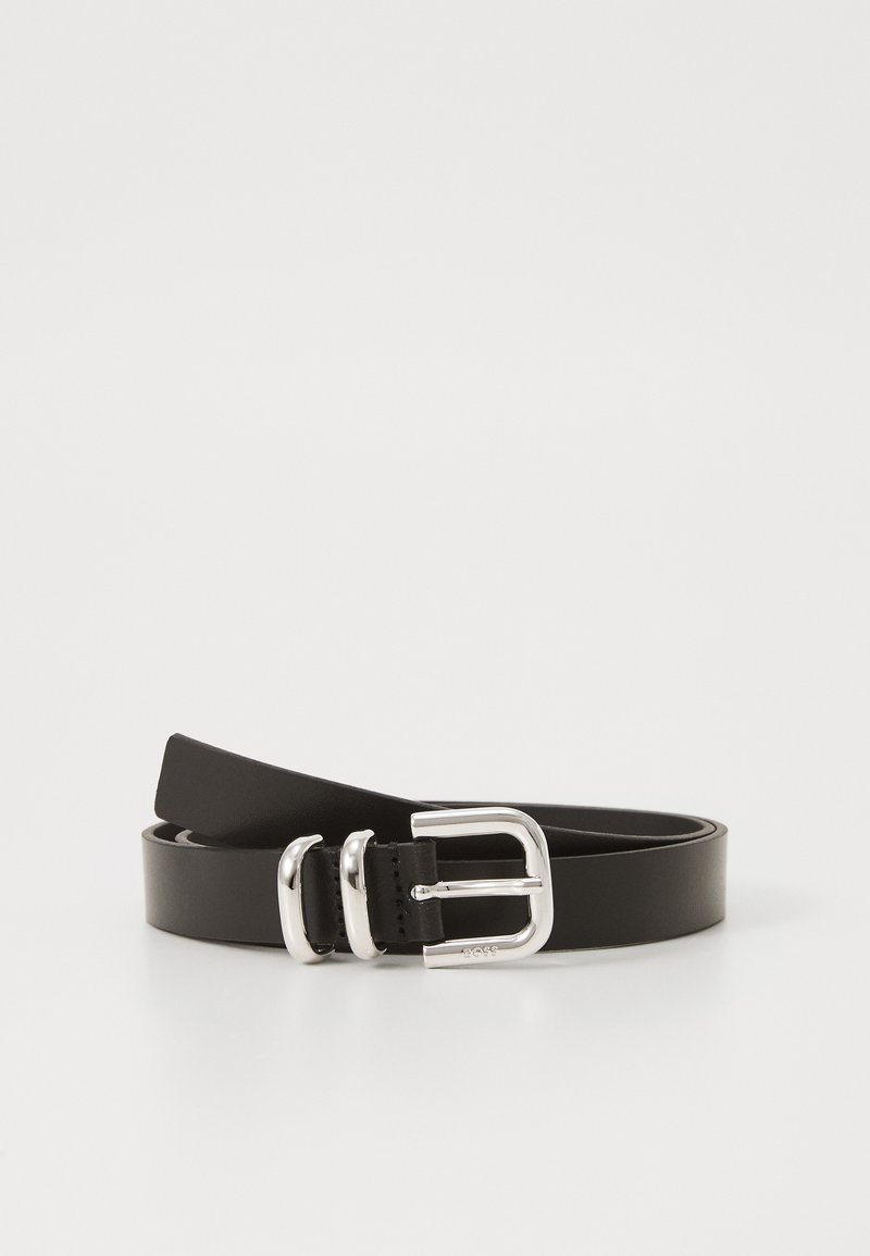 Centură din piele neagră, având o cataramă dublă din argint lustruit. Centura are o textură netedă și un design simplu, elegant.