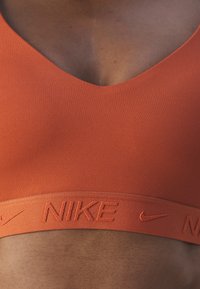 Nike Performance INDY BRA - Sportski grudnjak sa srednje jakom potporom - burnt sunrise