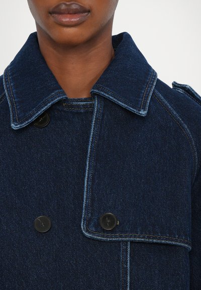 CLOSED CROPPED TRENCH - Farkkutakki - dark blue