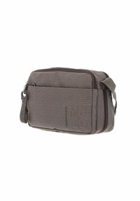 Borsa in nylon grigia con texture, dotata di un compartimento principale con zip, tasca frontale e manico per il trasporto. Presenta un marchio sul lato.