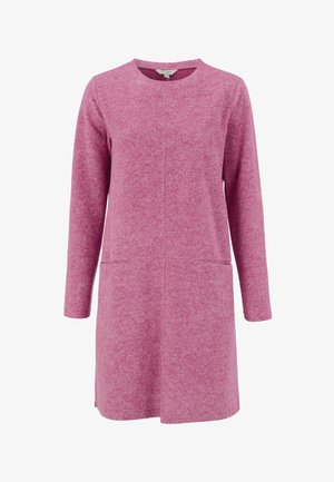 Roze gebreide jurk met lange mouwen, ronde halslijn, twee voorzakken en textuurstof. Heeft een rechte snit en zijsplitsingen.