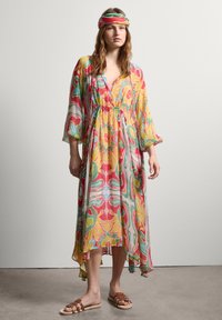 Stefanel LONG - Maxikleid - yellow red
