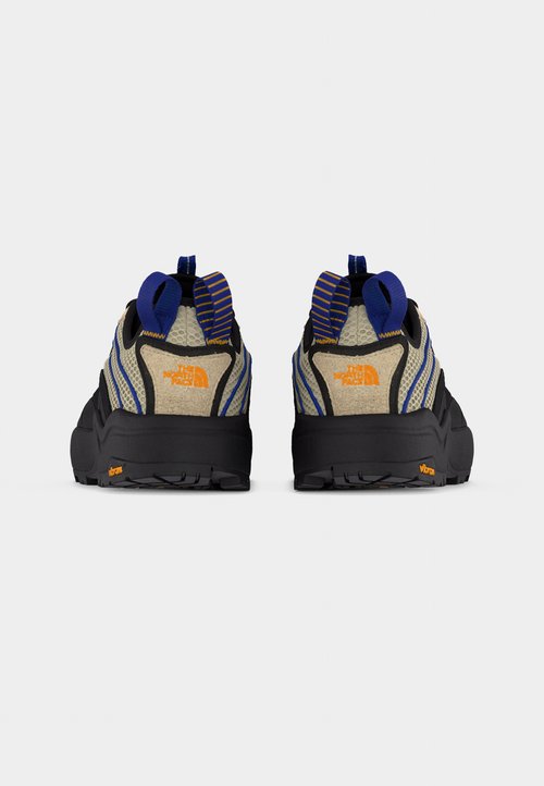 The North Face CLYFFE ULTRA UNISEX - Trainers - desert stone/blue — photo 4