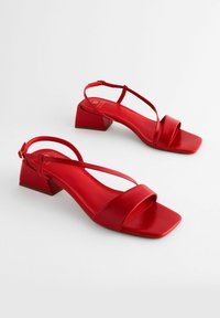 Next FOREVER COMFORT FLARE BLOCK - REGULAR FIT - Páskové sandály  - red