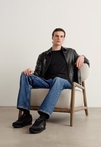 Calvin Klein Jeans RETRO RUNNER ICONIC - Tenisice - triple black