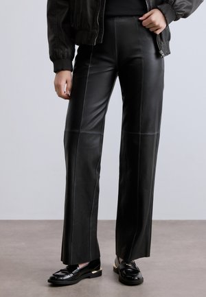 PIRLA PANTS - Kožené nohavice - black
