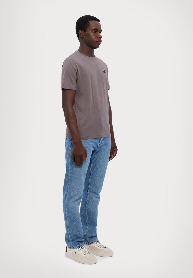 EA7 Emporio Armani TRAIN CORE TEE - Navadna majica - volcanic glass