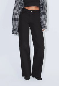 Unausgewählt, black