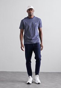 Polo Ralph Lauren CLASSIC FIT THISTLE PRINT JERSEY T-SHIRT - T-shirt imprimé - spring navy heather thistle