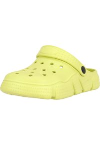 Gul slip-on klip lavet af letvægtsmateriale, med flere ventilationshuller, tekstureret sål og en blød rem for en sikker pasform.