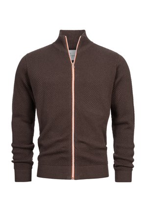 Cardigan marrone lavorato a maglia con collo alto, motivo testurizzato e cerniera arancione. Caratterizzato da polsini e orlo a coste per una vestibilità aderente.