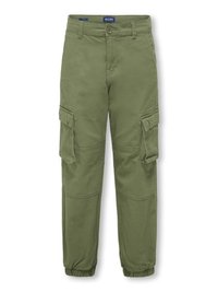 Pantaloni cargo verde oliva realizzati in un tessuto resistente. Presentano diverse tasche laterali, un elastico in vita e copripantalo affusolati. Design durevole e funzionale.