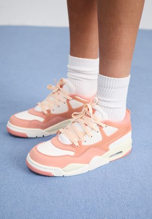 AIR JORDAN 4 RM - Trainers - guava ice/madder root
