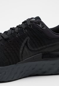 Nike Performance - Neutrální běžecké boty - black/iron grey/white - 5