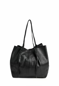 Borsa tote in pelle nera con finitura morbida e testurizzata, spallacci allungati e chiusure a coulisse sui lati per un'apertura regolabile.