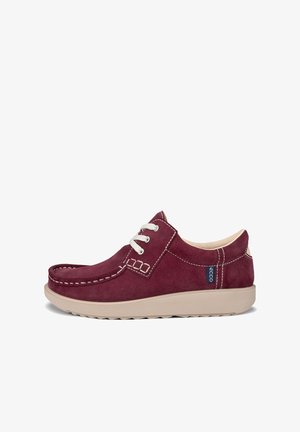 Herre afslappet bordeaux ruskind snøresko med beige sål og hvide syninger, sidemærke og tådesign i mokkasinstil.