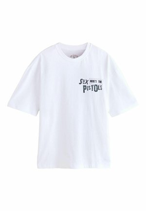 Weißes Baumwoll-T-Shirt mit Rundhalsausschnitt. Auf der Vorderseite in Schwarz und Grau steht der Text "Sex Here's the Pistols." Kurze Ärmel.