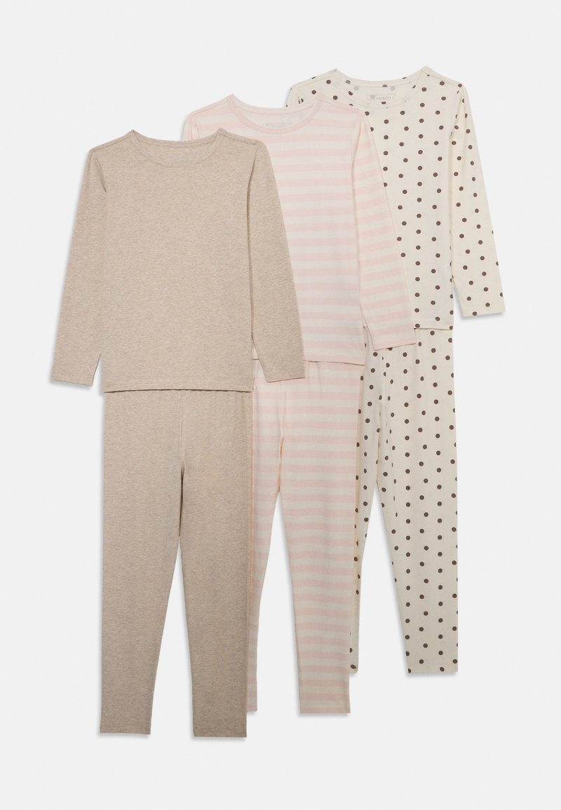 Set med fyra pyjamasset: två i beige, en med rosa ränder, en i krämfärg med bruna prickar; mjukt tyg, långa ärmar och åtsittande ben.