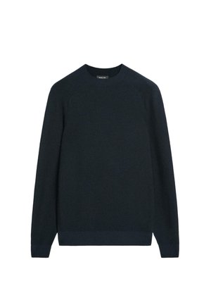 Donkerblauwe trui van zacht materiaal; heeft een ronde halslijn en lange raglanmouwen met een ribgebreide zoom en manchetten. Eenvoudig ontwerp, zonder patronen.