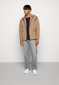 Redefined Rebel GREGORY UNISEX - Fleecejacke - walnut