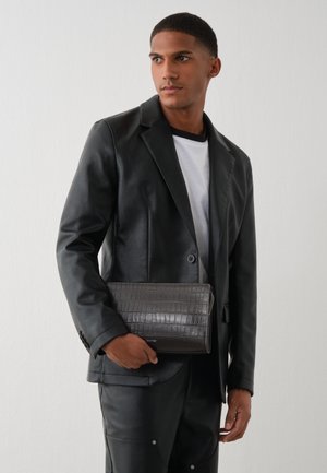 Calvin Klein, EXCLUSIVE CROCO-EFFECT BRACELET STRAP POUCH - Clutch - dark brown