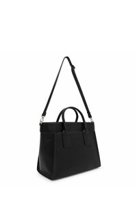 Bolso de cuero negro con una forma estructurada, doble asa y una correa de hombro desmontable. Textura suave con detalles de hardware mínimos.