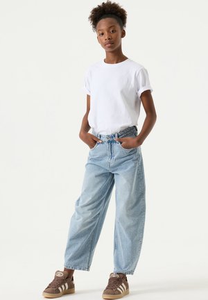 Garcia, LIGHT BLUE JEANS - Relaxed fit jeans - light used