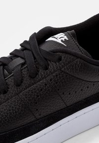 Nike Sportswear Baskets basses - black