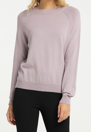 Pull léger violet en tricot doux, avec des manches longues, un col rond et des poignets et un ourlet côtelés.