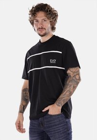 EA7 Emporio Armani T-shirt con stampa - nero