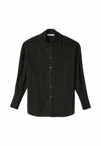 Maglietta nera a maniche lunghe con strisce verticali dorate, colletto classico, chiusura con bottoni frontale e vestibilità leggermente ampia. Texture liscia e design su misura.
