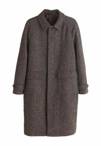 Brun uldfrakke med krave, raglanærmer, to frontlommer og knapdetaljer ved ærmerne. Struktureret stof med et klassisk design.