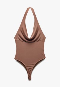 Costume da bagno intero marrone realizzato in tessuto morbido, con scollatura a cappuccio bassa e gambe alte con dettagli arricciati sui lati.