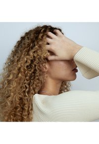 Thumbnail Image 4
