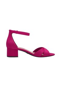 Sandale magenta à talon bloc, bout ouvert, brides croisées et bride de cheville avec fermeture par boucle, montrée en profil sur fond blanc.