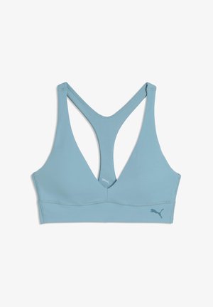 Bustieră sport albastru deschis cu design de plasă tip racerback, cupe fără cusături și logo Puma pe partea stângă din față.
