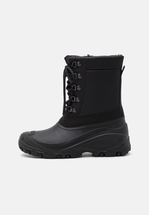 Fekete téli csizmák texturált felsőrésszel, fűzős kialakítással és gumitalppal, amely mély barázdákkal rendelkezik a tapadás érdekében. Szigetelt szegély a melegségért.