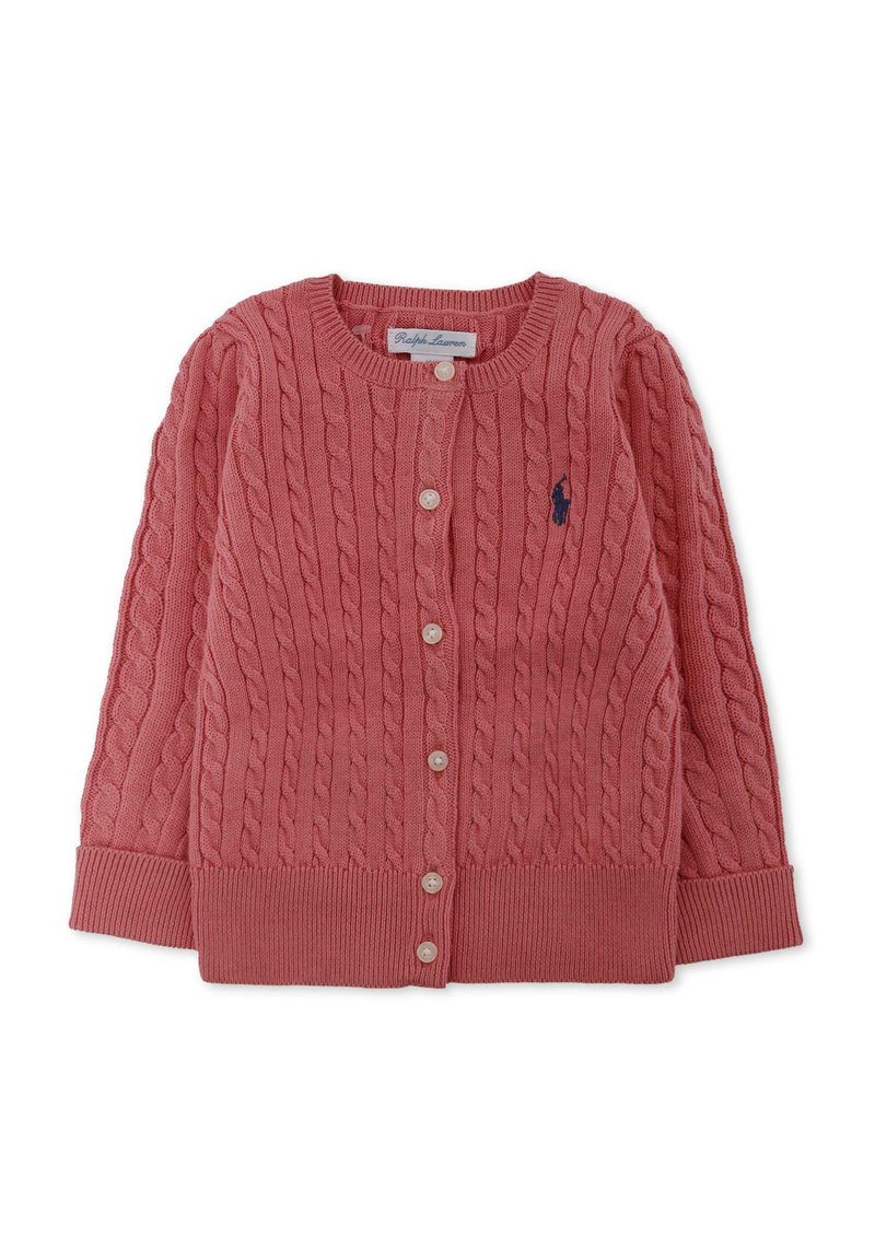 Cardigan a maglia rossa con lavorazione a trecce, caratterizzato da un collo rotondo, chiusura con bottoni e polsini a costine, con un piccolo logo ricamato sul lato sinistro.