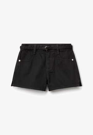 Schwarze Jeansshorts mit einer taillierten Taille, Gürtelschlaufen und silbernen Verzierungen. Sie verfügen über frontale Taschen und Seitenschlitze am Saum.